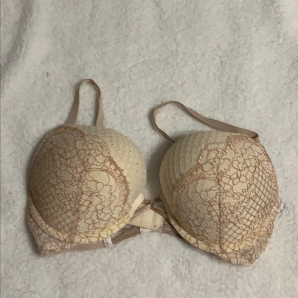 Victoria Secret Bombshell Plunge 34D beige lace
